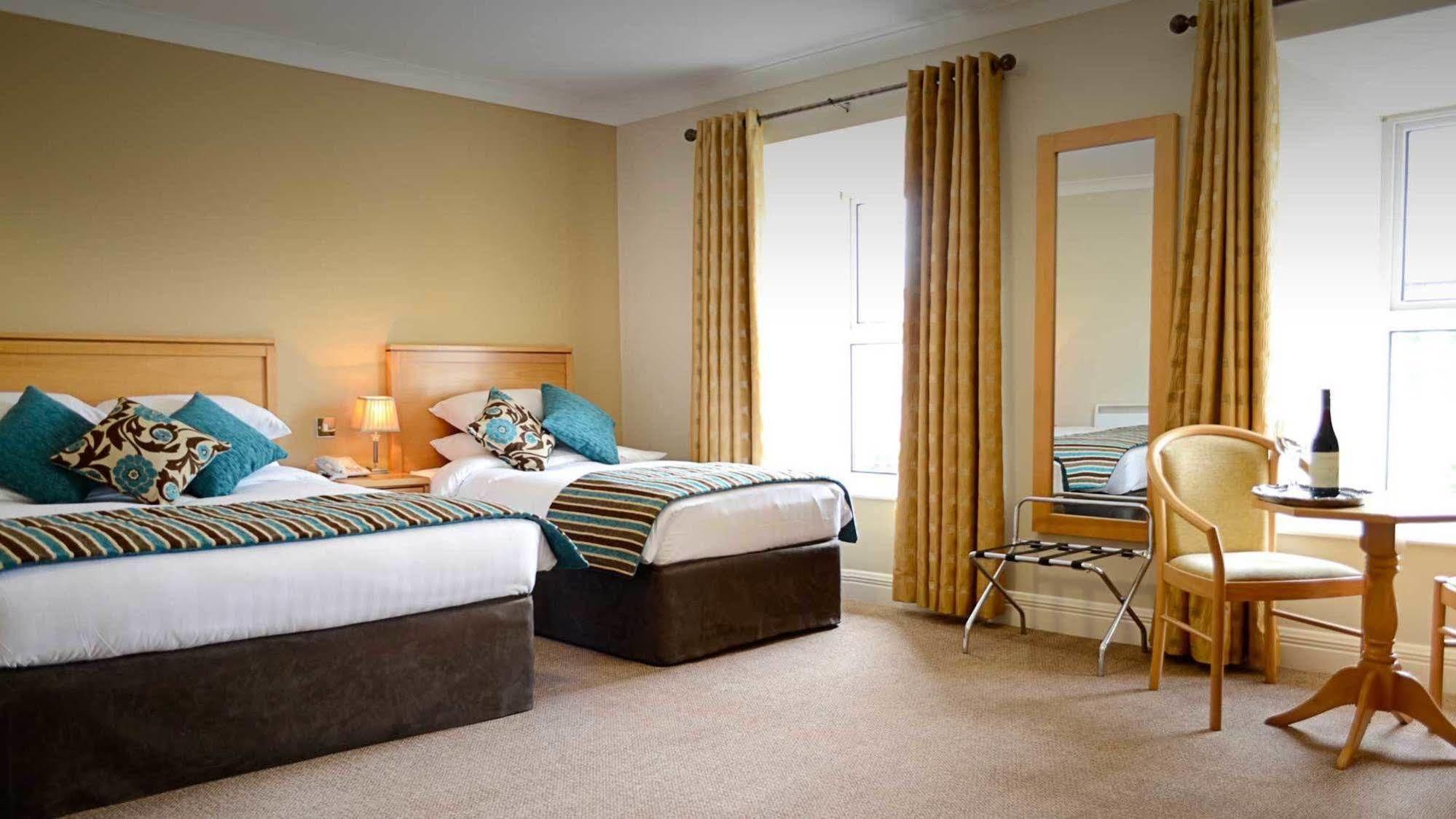 Cill Aodain Court Hotel Kiltimagh Ngoại thất bức ảnh